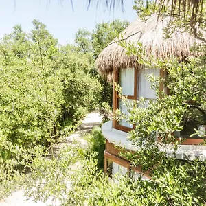 Hotel Mamasan Treehouses &, Tulum